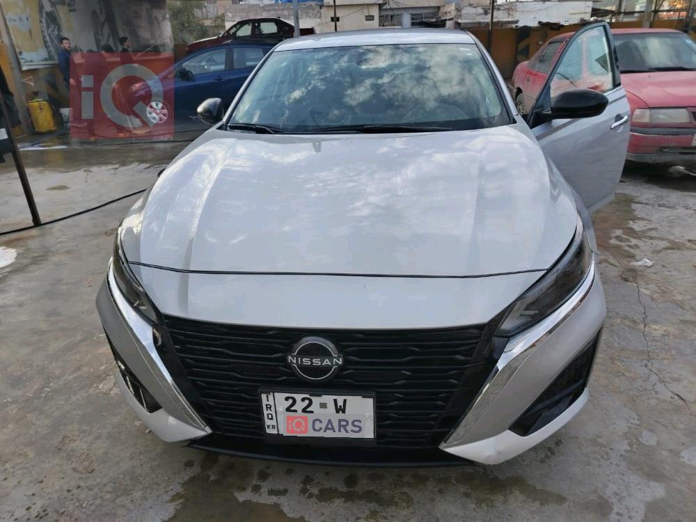 نيسان ألتيما